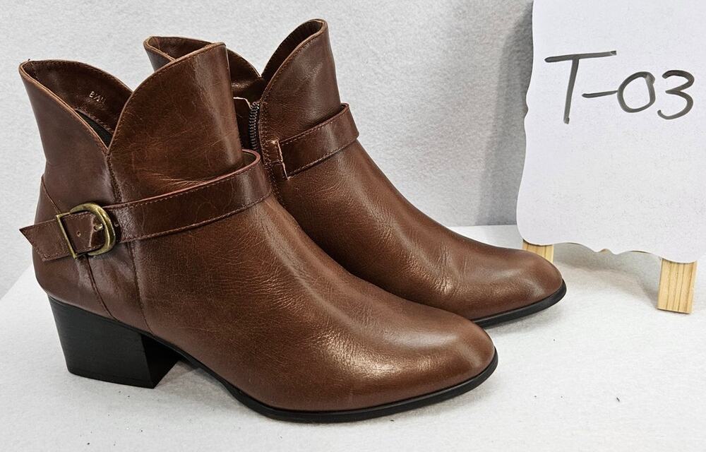 VANELi ankle booties, size 8.5 NWOT